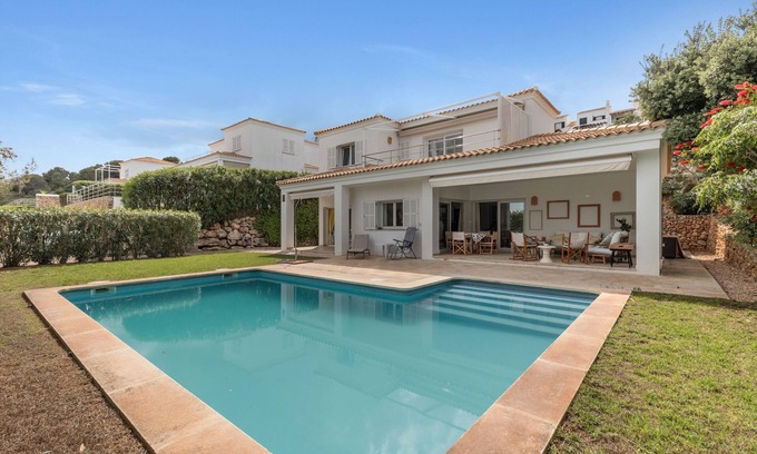 Coves Noves House | Holiday Home 'Tres' with Private Pool, Private Terrace and Wi-Fi