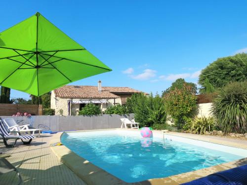 Cissac-Medoc House | Holiday Home Tuilières by Interhome