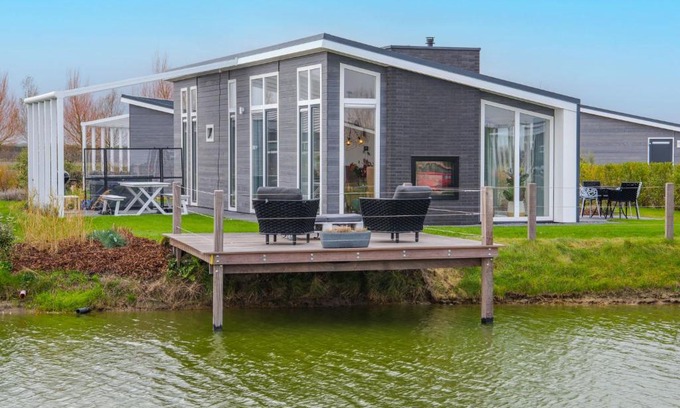 Wemeldinge House | Holiday Home Vakantiehuis Ruisweg 34 by Interhome