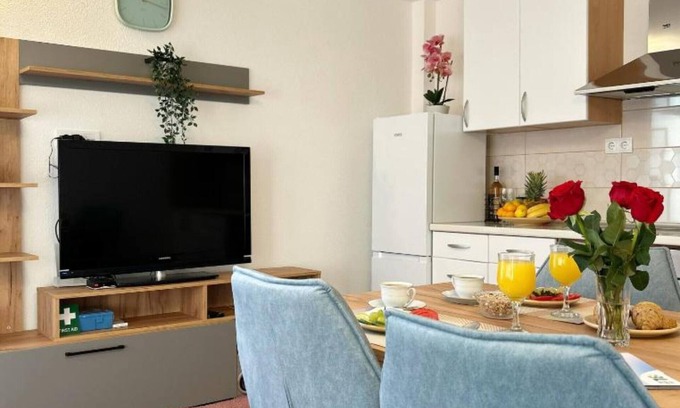Banja Luka House | Holiday Home Vera - One Bedroom Apartment with Terrace and Garden
