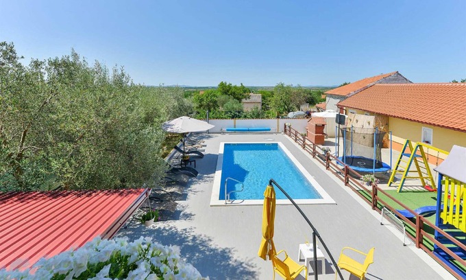 Suhovare House | Holiday Home Vesna with pool and children area
