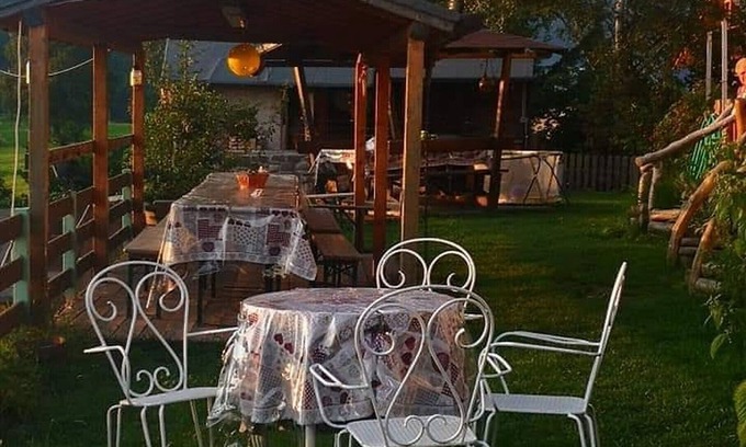 Baselga di Pine House | Holiday Home 'Villa Lory' with Mountain View, Shared Pool and Shared Garden