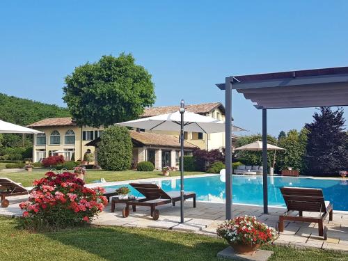 Alliere House | Holiday Home Villa Carlotta by Interhome