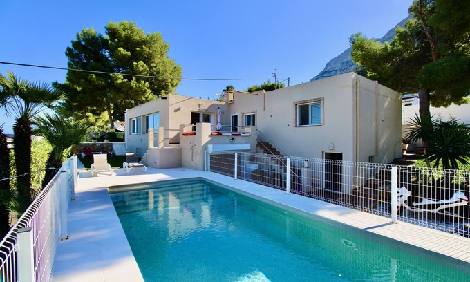 Denia House | Holiday Home 'Villa Betty' with Sea View, Wi-Fi and Air Conditioning