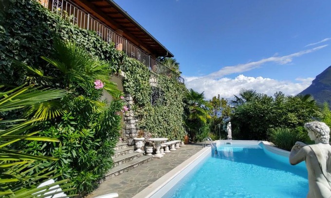 Carlazzo House | Holiday Home Villa Massimo by Interhome
