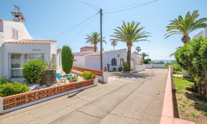 Vinaros House | Holiday home Vistamar 4 with Sea View, Garden & Wi-Fi