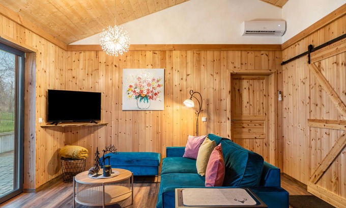 Grebenhain House | Holiday Home 'Vogelsberger Zirbenstüberl' with Mountain View, Wi-Fi and Air Conditioning