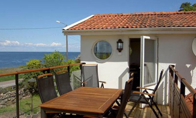 Sodvik House | Holiday home with a beautiful location right next to the sea