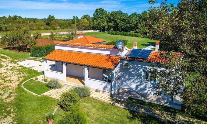 Prodol House | Holiday home with pool and air conditioning