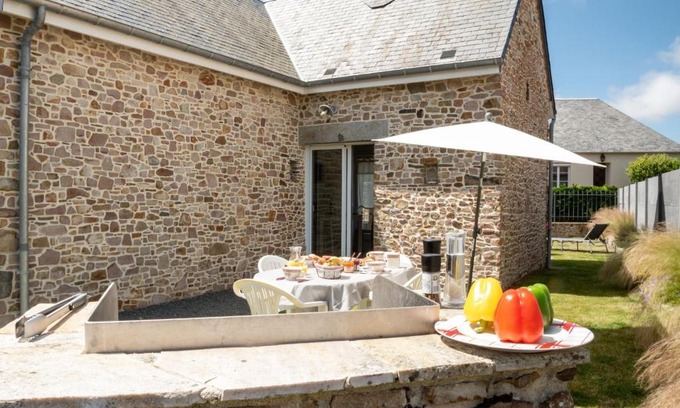 Creances House | Holiday Home Zoé by Interhome