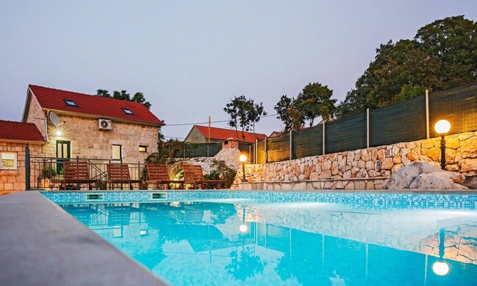 Podbablje House | Holiday house Buljanovi dvori, house with private pool, barbeque