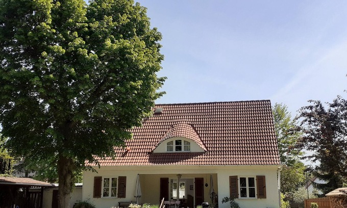 Potsdam Cottage | Holiday house in the green north of Potsdam with a large garden