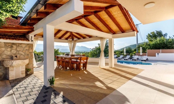 Nova Sela House | Holiday house Jurica-with heated pool: - Nova Sela, Riviera Omis, Croatia