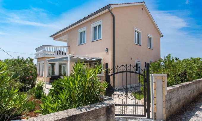 Milohnici House | Holiday house Krk (Stadt) for 1 - 6 persons with 3 bedrooms - Holiday home