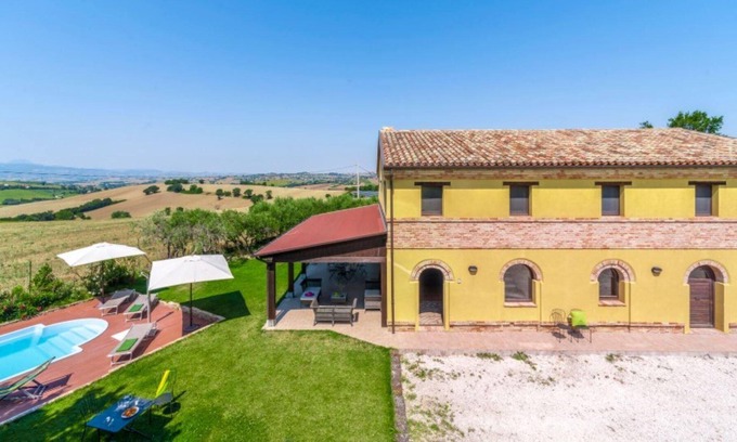 Montefano House | Holiday house Montefano for 1 - 13 persons with 5 bedrooms - Holiday home
