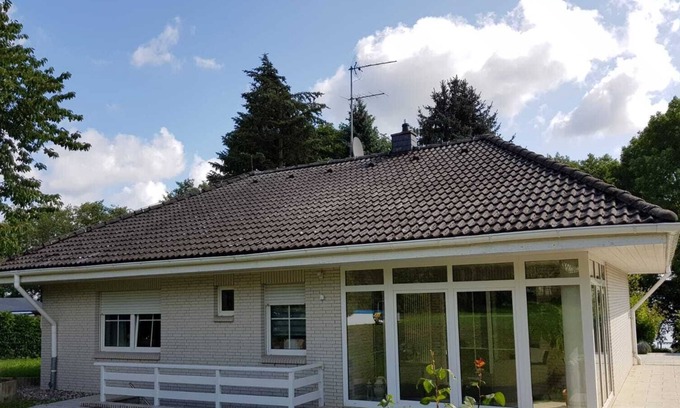 Hundorf House | Holiday house "Seewind" directly at the Schweriner Außenensee optimal for 4 people