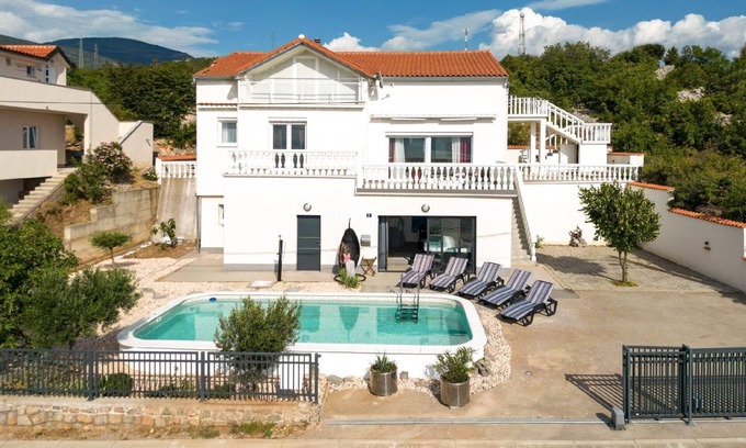 Senj House | Holiday house Senj for 1 - 10 persons with 6 bedrooms - Row house