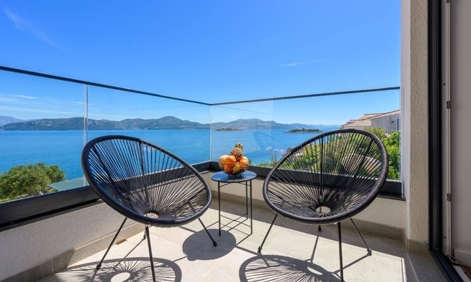 Sreser House | Holiday house Sreser for 1 - 8 persons with 3 bedrooms - Holiday home