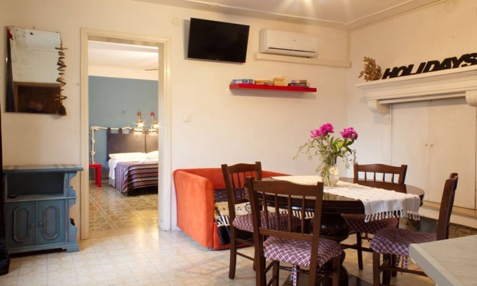 Peschiera del Garda Apartment | Holiday in Peschiera, 1. 5 from the historic center apartment on the ground floor and garden