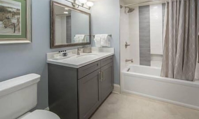 Port Canaveral Resort | Holiday Inn Cape Canaveral Beach Resort-2-suite