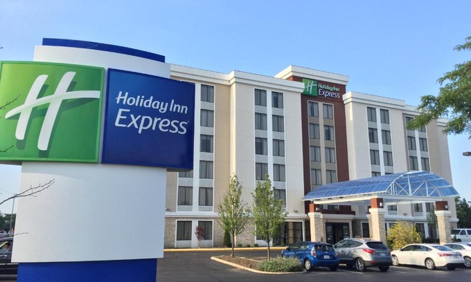 Arlington Heights Hotel | Holiday Inn Express Chicago NW - Arlington Heights by IHG