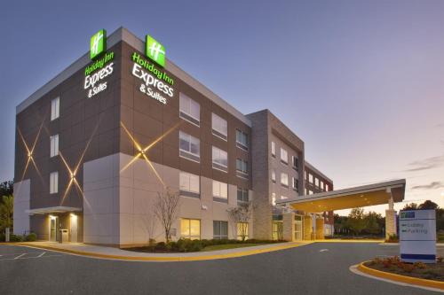 South Hill Hotel | Holiday Inn Express and Suites South Hill by IHG