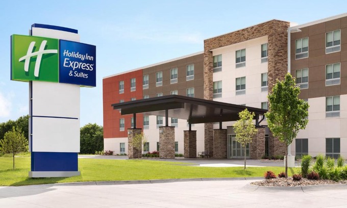 Canton Hotel | Holiday Inn Express - Canton by IHG