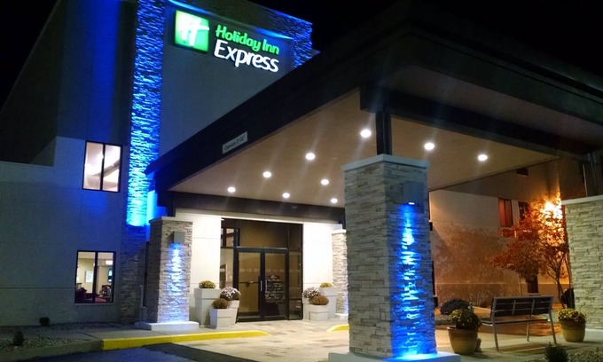 Cloverdale Hotel | Holiday Inn Express Cloverdale - (Greencastle) by IHG