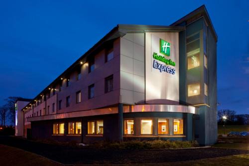 Dunfermline Hotel | Holiday Inn Express Dunfermline by IHG