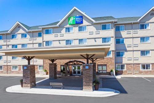 Fredericton Hotel | Holiday Inn Express Hotel & Suites Uptown Fredericton by IHG