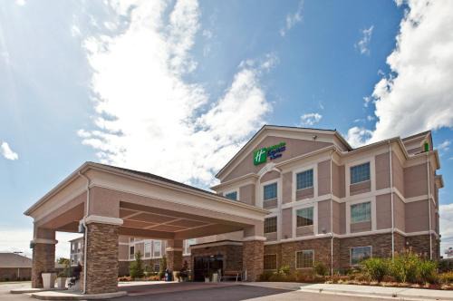 Ada Hotel | Holiday Inn Express Hotel and Suites Ada by IHG
