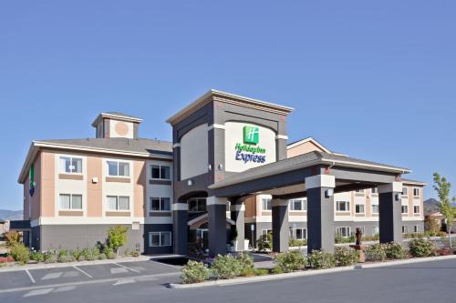 Ashland Hotel | Holiday Inn Express Hotel & Suites Ashland by IHG