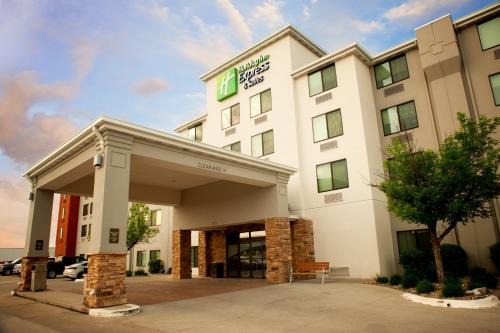 Norfolk Hotel | Holiday Inn Express Hotel & Suites Norfolk by IHG