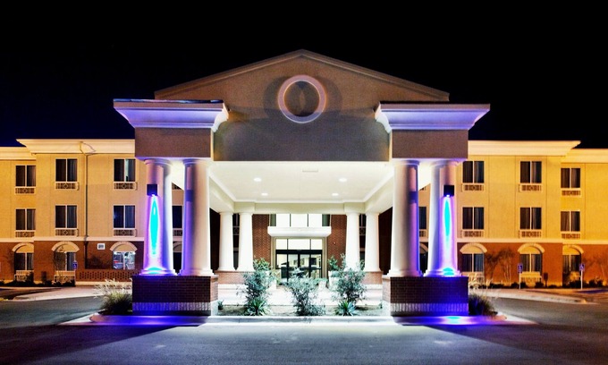 Ozona Hotel | Holiday Inn Express Hotel & Suites Ozona by IHG