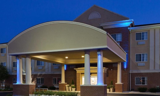 Defiance Hotel | Holiday Inn Express Hotel & Suites Defiance by IHG