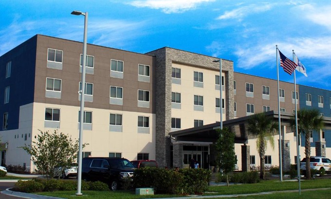 Jacksonville Hotel | Holiday Inn Express & Suites - Jacksonville W - I295 and I10 by IHG