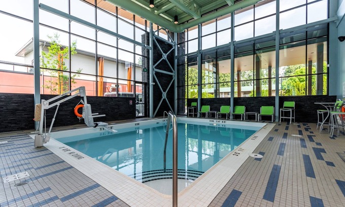 Chilliwack Proper Village West Hotel | Holiday Inn Express & Suites Chilliwack East by IHG