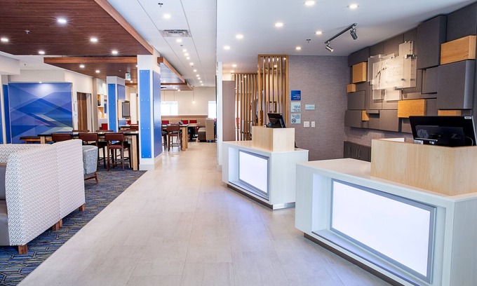 Dartmouth Hotel | Holiday Inn Express & Suites Halifax - Dartmouth by IHG