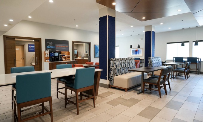 Cedar Hill Hotel | Holiday Inn Express & Suites Dallas Southwest-Cedar Hill by IHG