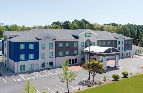Little Rock Hotel | Holiday Inn Express Suites Little Rock West by IHG