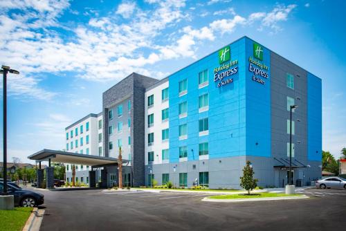 Ferry Pass Hotel | Holiday Inn Express & Suites Pensacola Airport North – I-10 by IHG