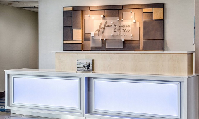 Atchison Hotel | Holiday Inn Express & Suites Atchison by IHG