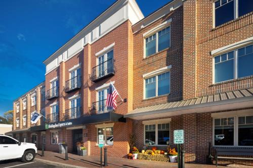 Dahlonega Hotel | Holiday Inn Express & Suites - Dahlonega - University Area by IHG