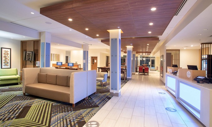 Goodland Hotel | Holiday Inn Express & Suites Goodland I 70 by IHG
