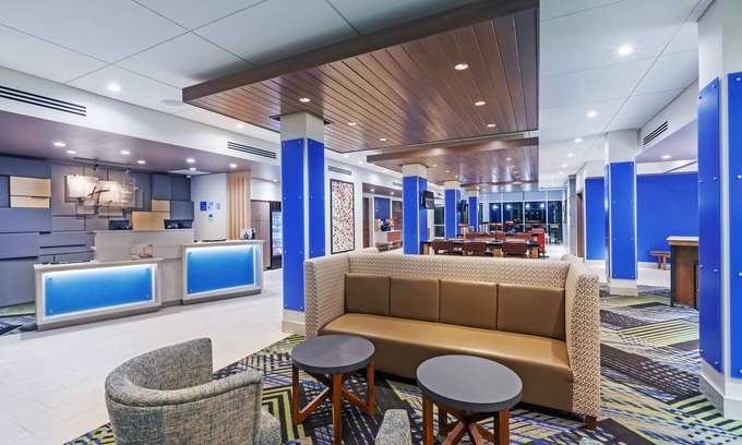 Chanute Hotel | Holiday Inn Express & Suites Chanute by IHG