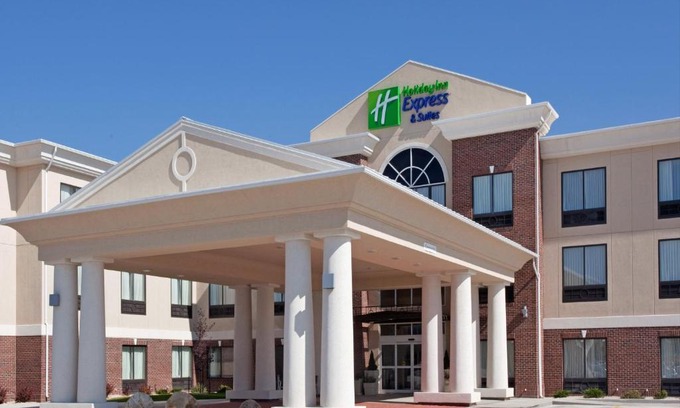 Buffalo Hotel | Holiday Inn Express & Suites Buffalo by IHG