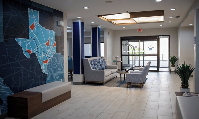 Center Hotel | Holiday Inn Express & Suites Center by IHG