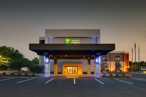 Echelon Hotel | Holiday Inn Express Voorhees/Mt. Laurel by IHG