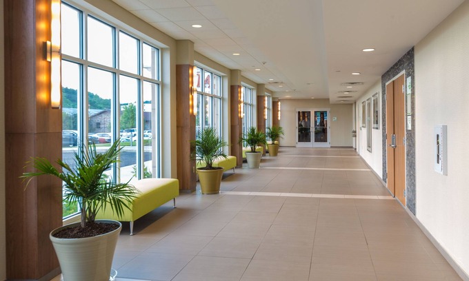 Morgantown Hotel | Holiday Inn Morgantown - University Area by IHG