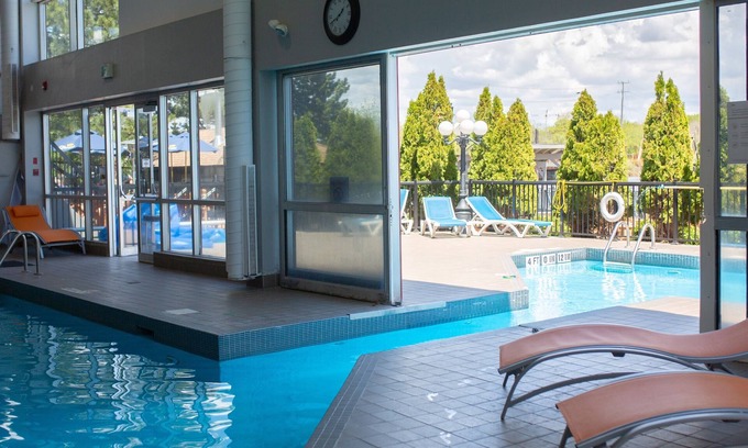 Peterborough Hotel | Holiday Inn Peterborough-Waterfront, ON by IHG
